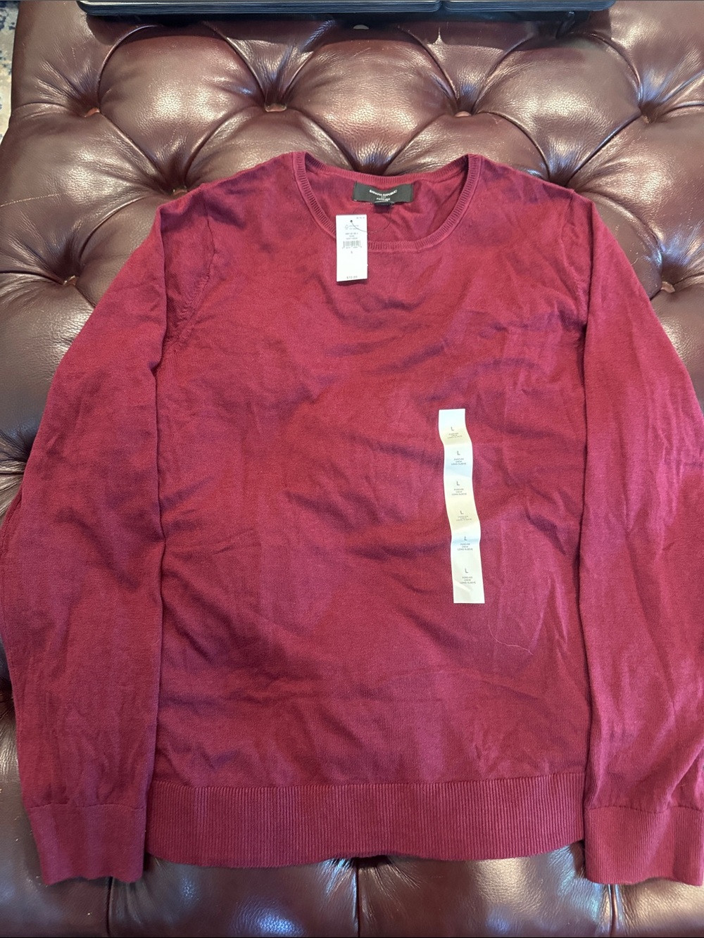 Women’s Crewneck Sweater in Burgundy - Classic Lightweight Knit